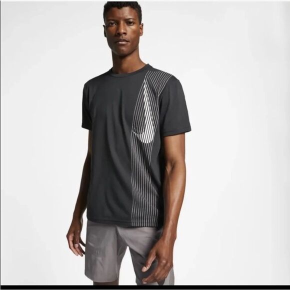 Nike Dry Fit Black/White Men’s size XL T-Shirt. EUC! - Picture 1 of 8